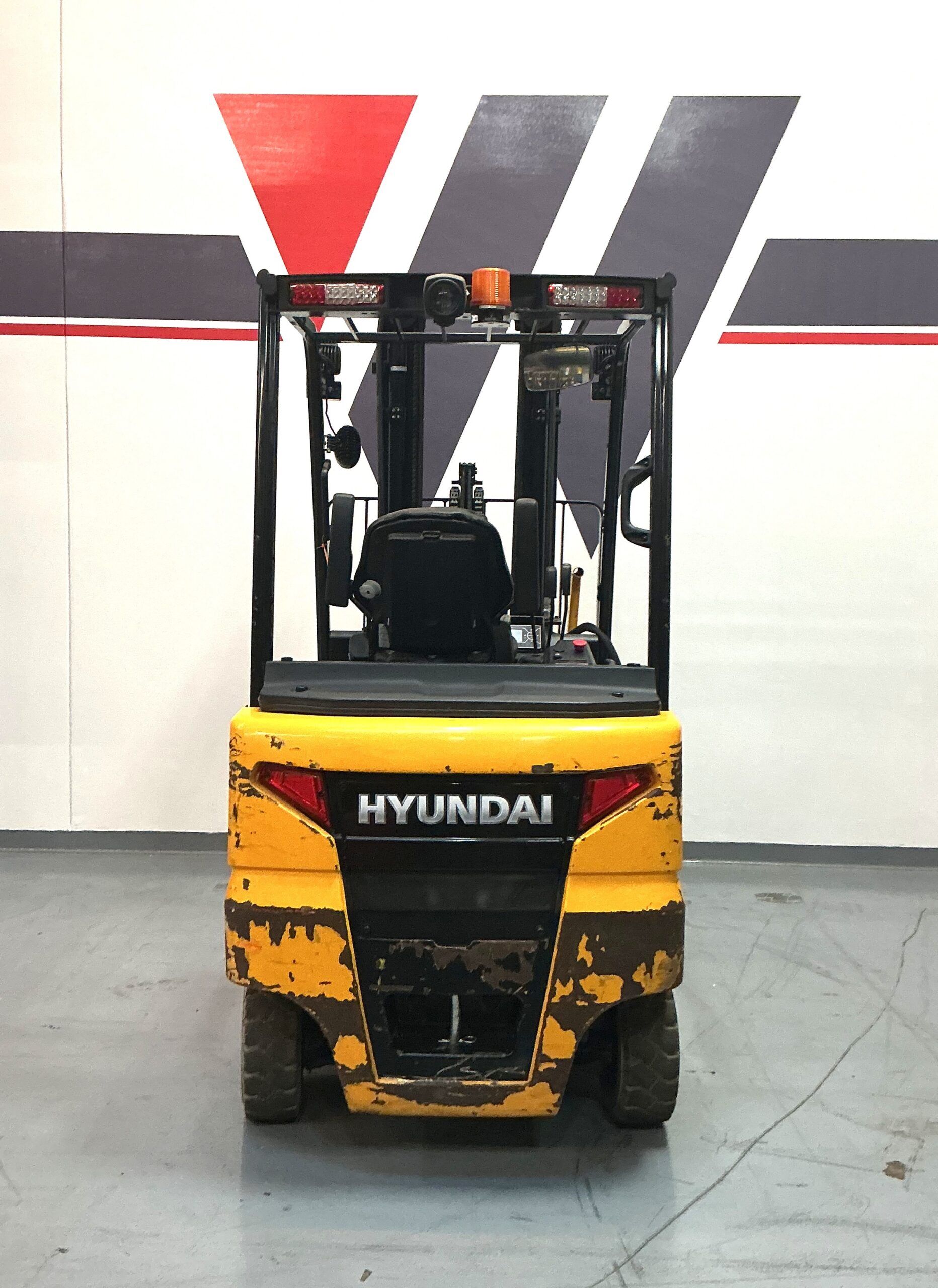 Hyundai - 25B-9 - Image 3