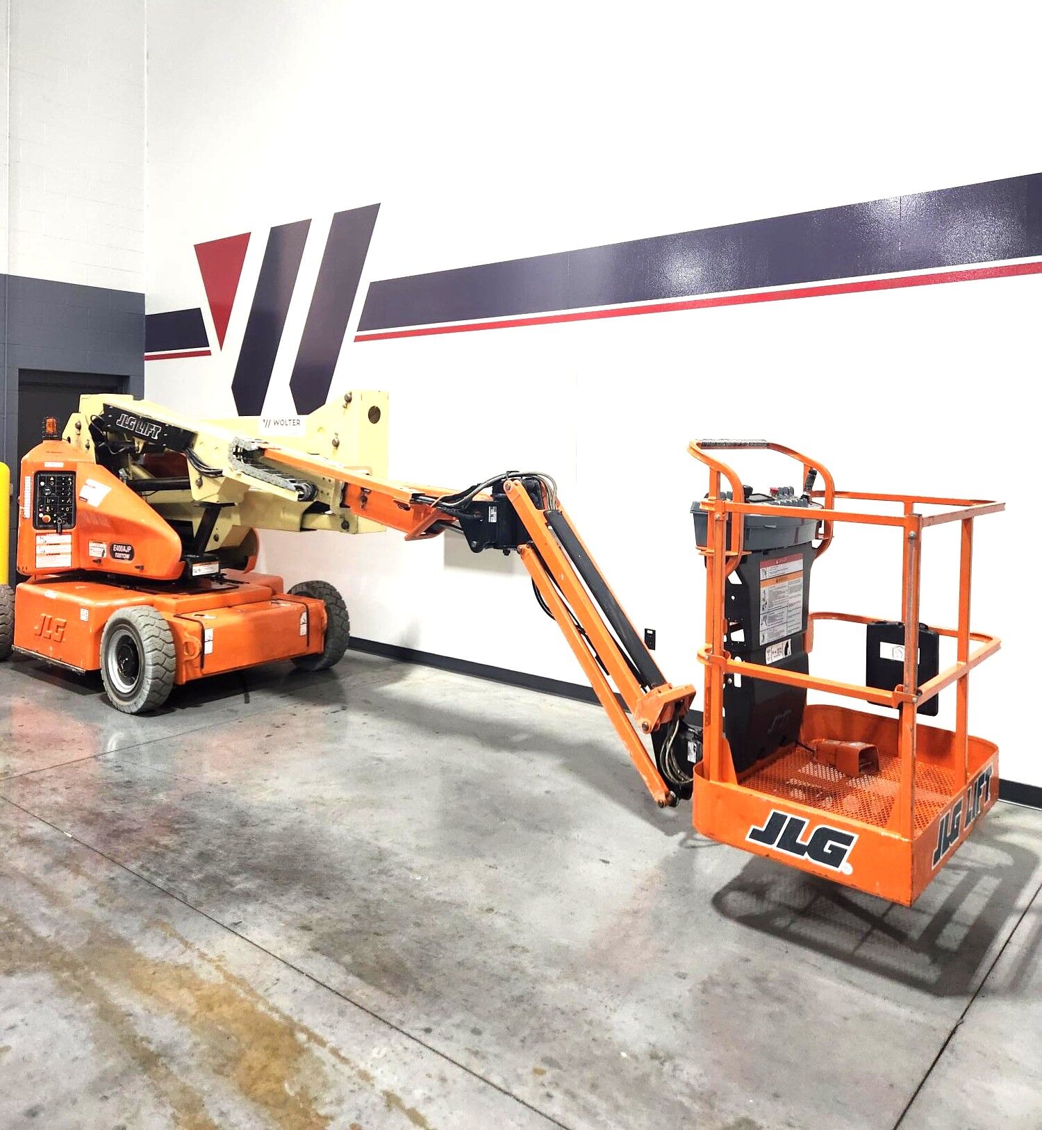 JLG - E400AJPN
