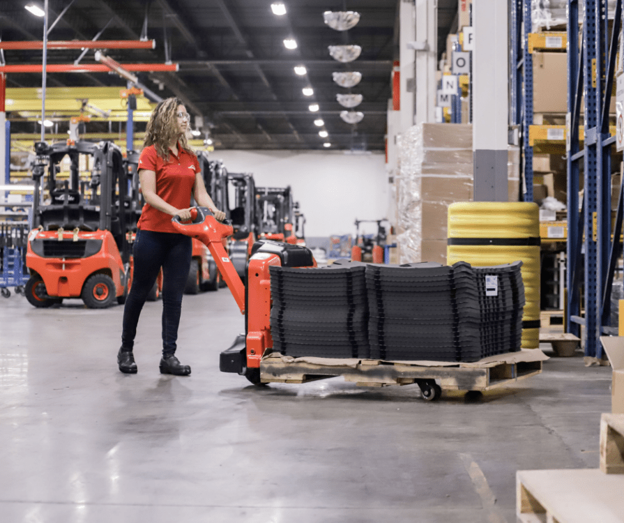 Linde - 1133-03 Series: MT18 Electric Pallet Trucks - Lithium-ion Battery - Image 2