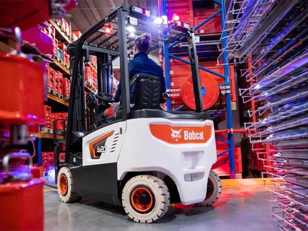 11_b20x-7-bobcat-forklift-2_bb17e55a